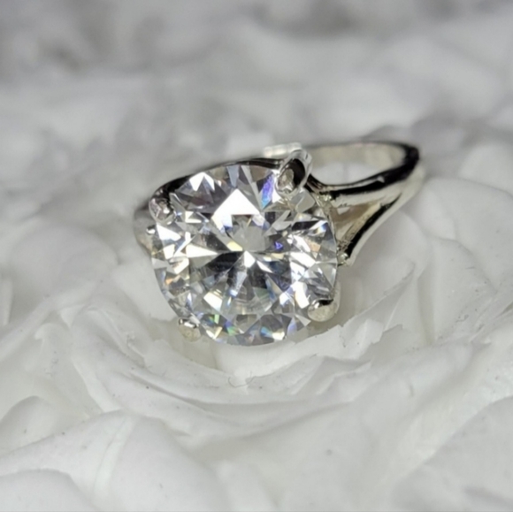 New 5ct Certified Moissanite Engagement Ring - Picture 2 of 12
